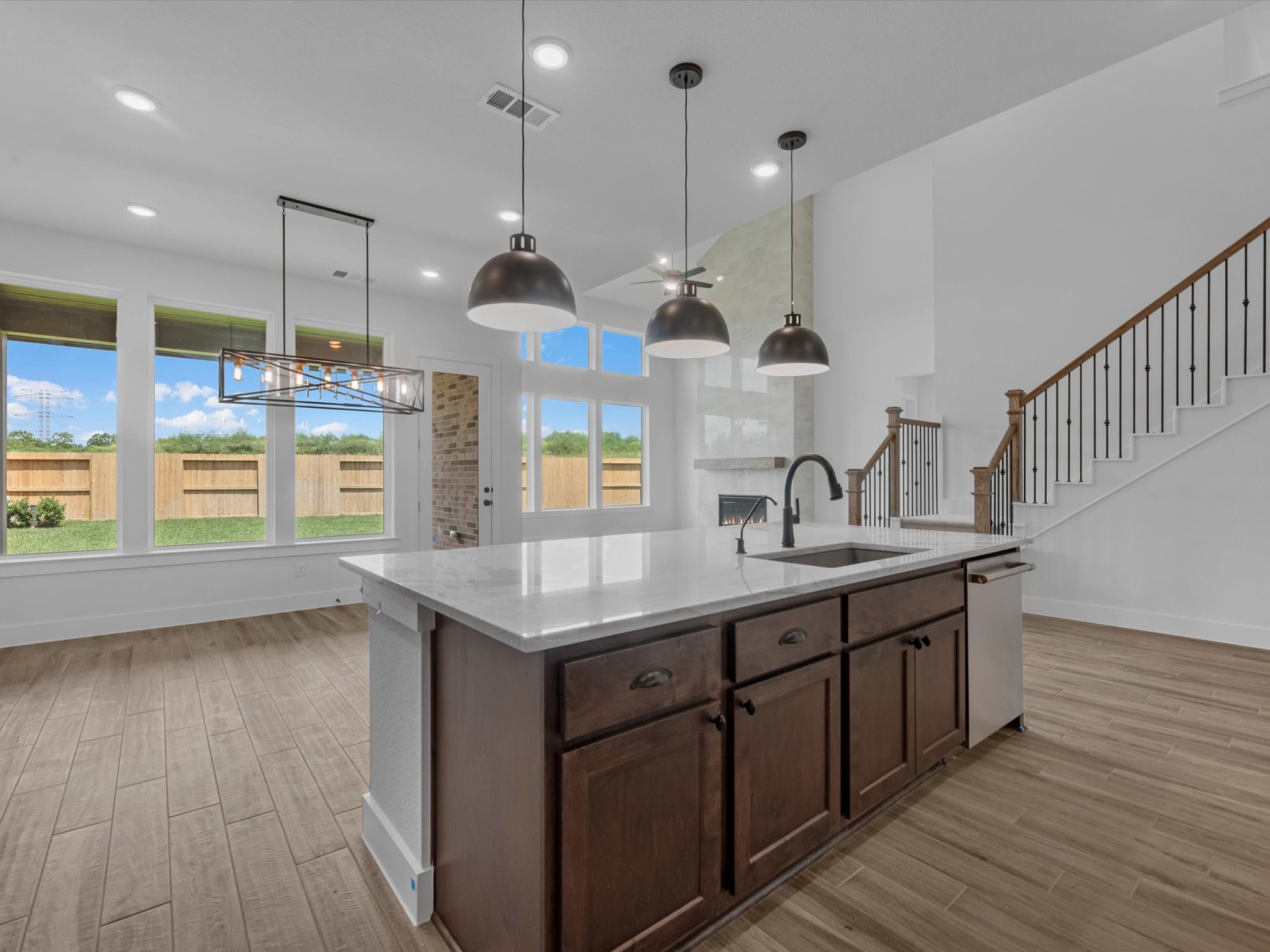 2718 Crown Ridge Drive, Missouri City, TX 77459