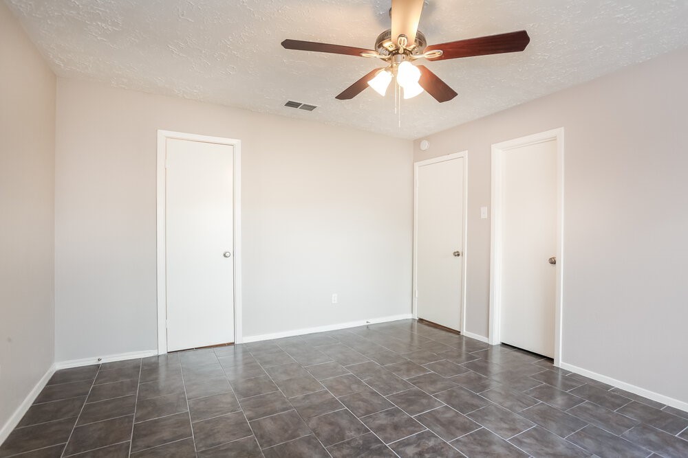 3915 Vineyard Drive, Houston, TX 77082 3915 Vineyard Drive, Houston, TX 77082