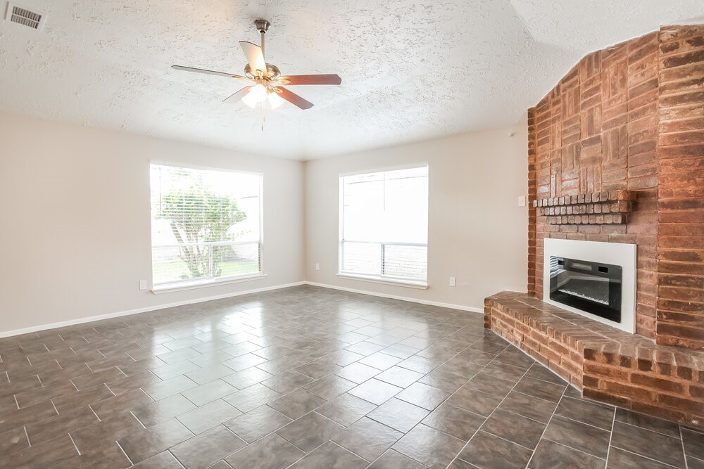 3915 Vineyard Drive, Houston, TX 77082