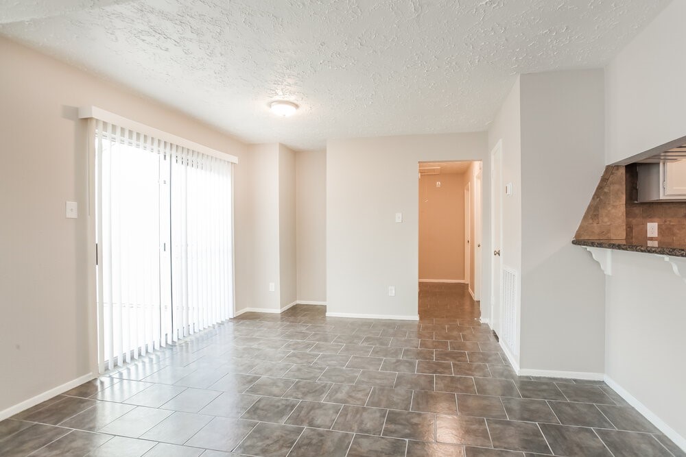 3915 Vineyard Drive, Houston, TX 77082 3915 Vineyard Drive, Houston, TX 77082