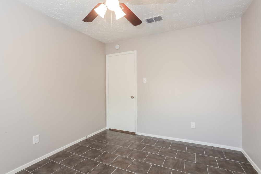 3915 Vineyard Drive, Houston, TX 77082