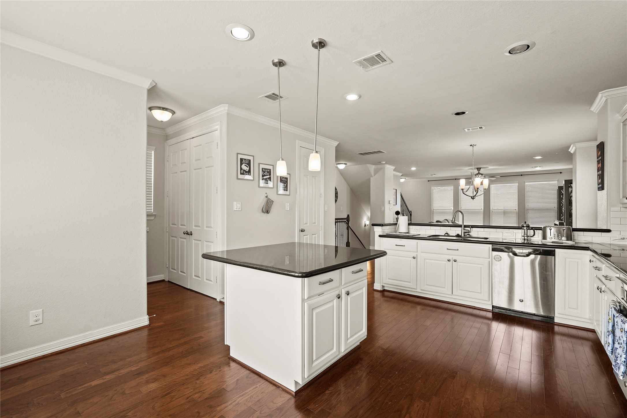 10020 Spring Shadows Park Circle, Houston, TX 77080