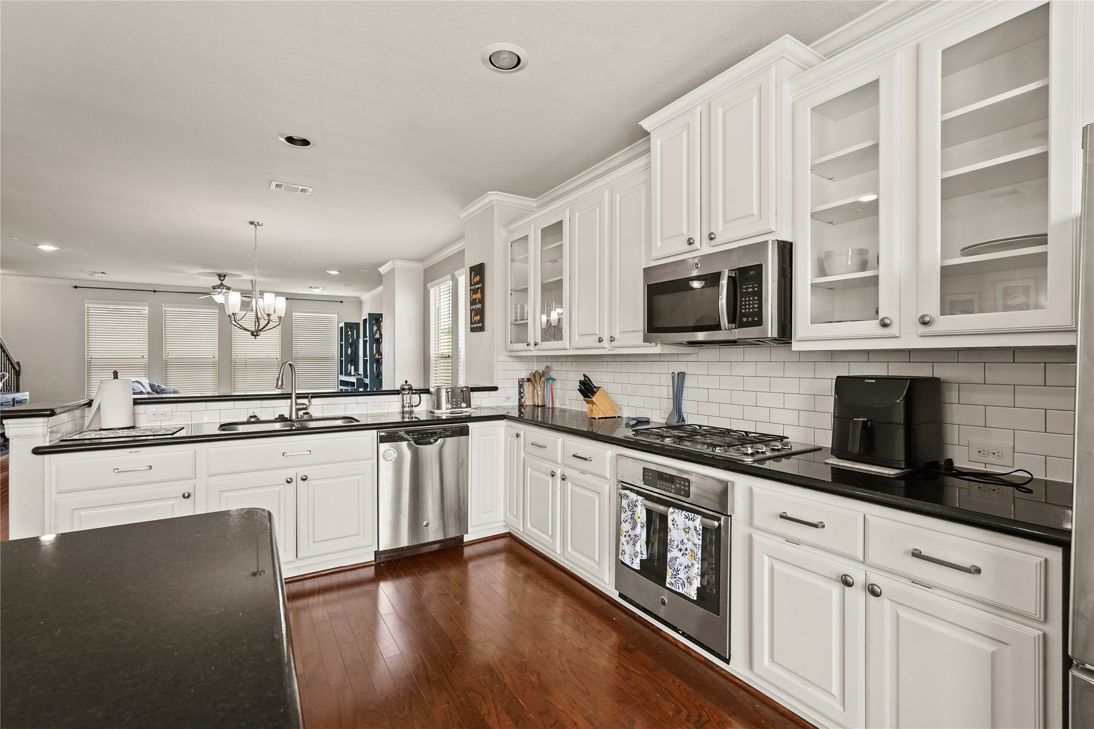10020 Spring Shadows Park Circle, Houston, TX 77080