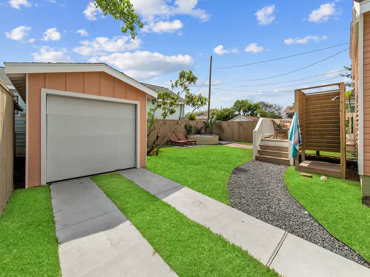 2601 37th Street, Galveston, TX 77550