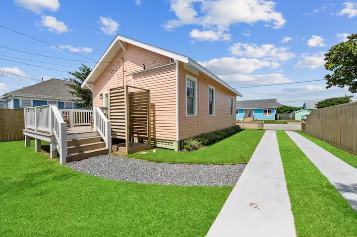 2601 37th Street, Galveston, TX 77550