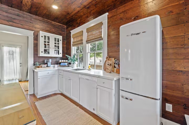 2601 37th Street, Galveston, TX 77550