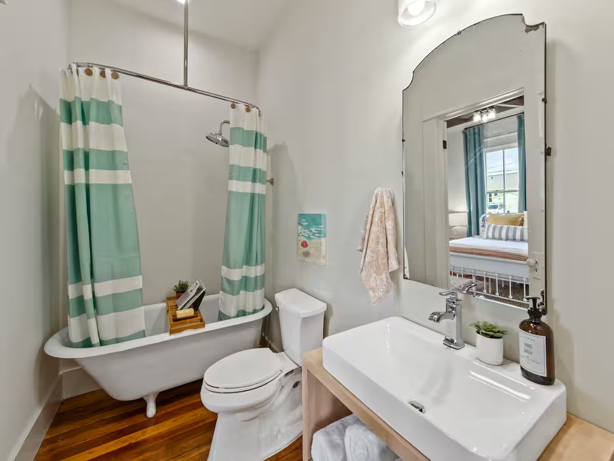 Full bath 2