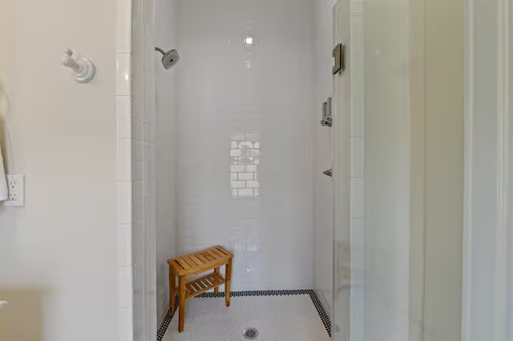 Private en-suite bath