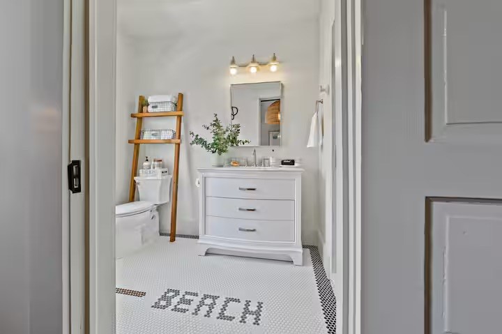 Private en-suite bath