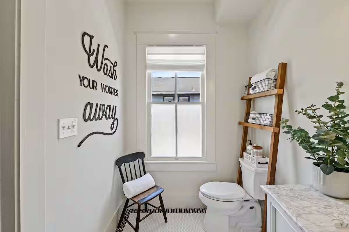 Private en-suite bath