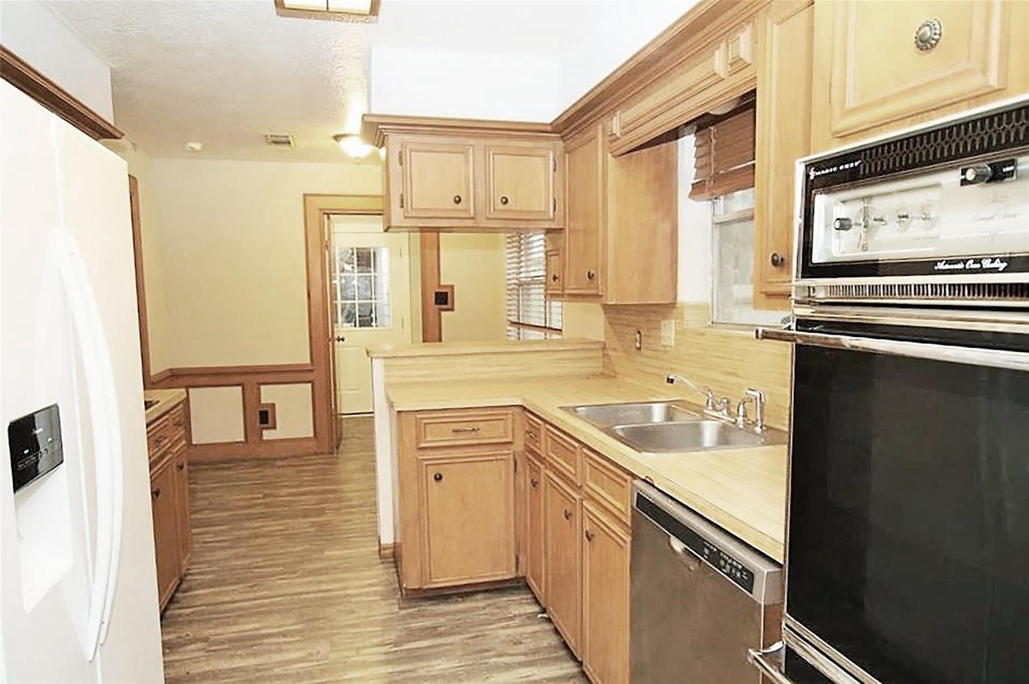 15114 Rolling Oaks Drive, Houston, TX 77070