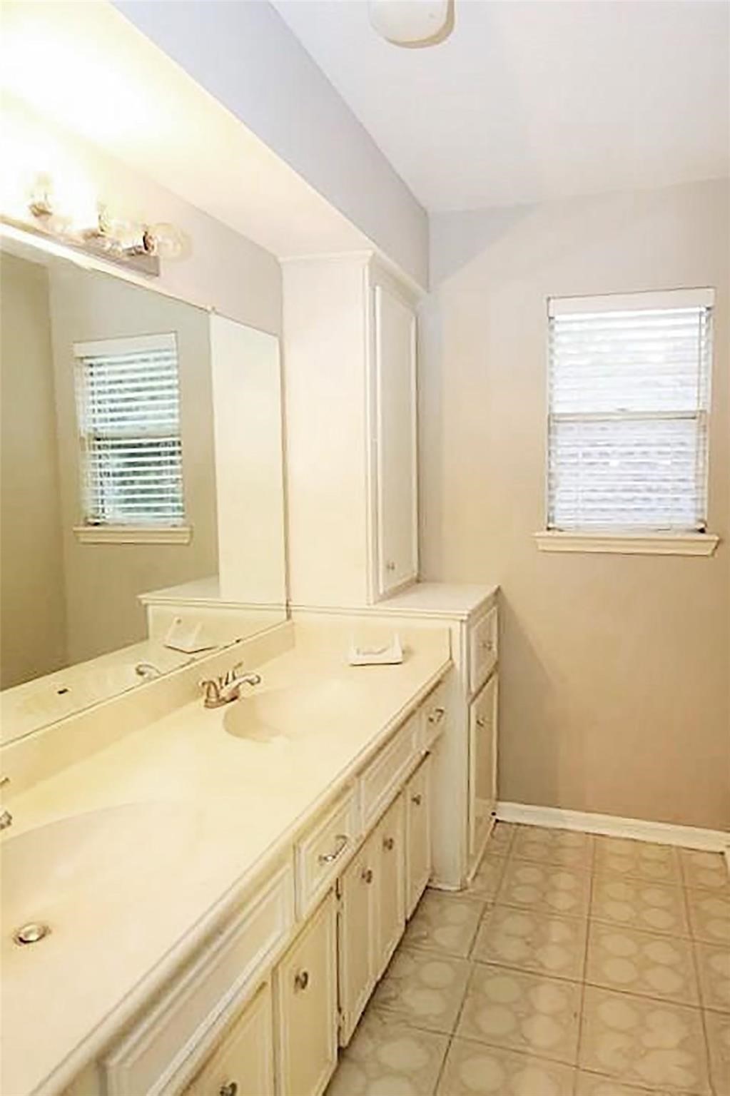 15114 Rolling Oaks Drive, Houston, TX 77070