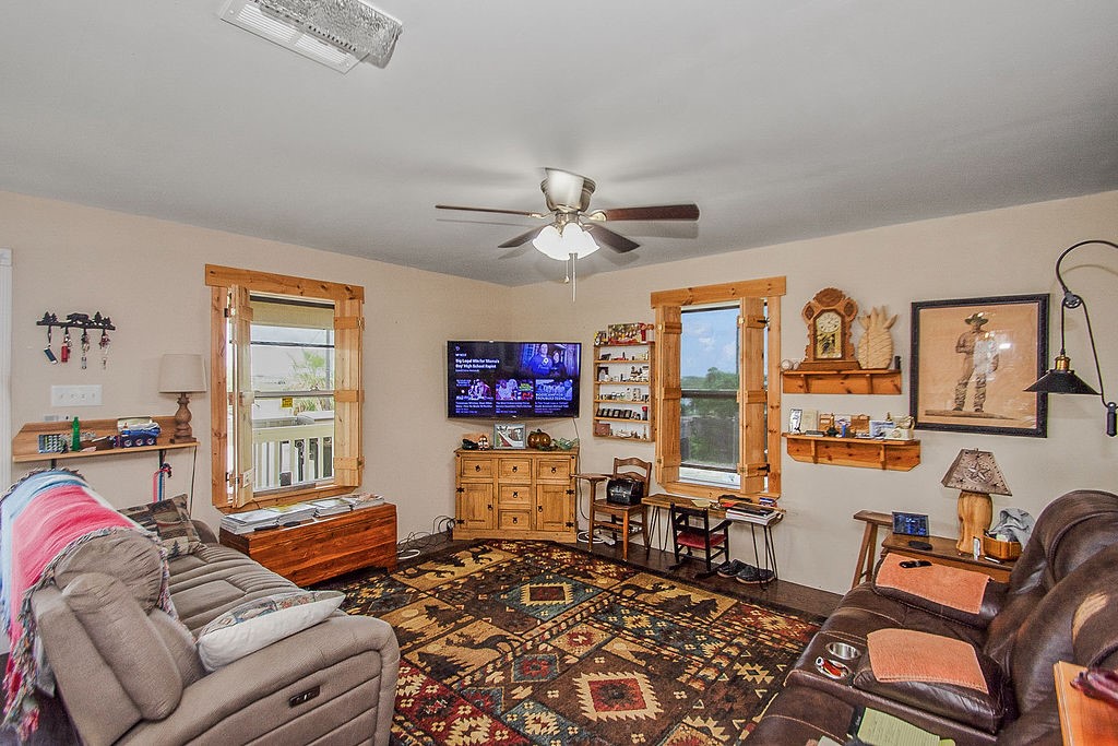 727 18th Street, Dickinson, TX 77539