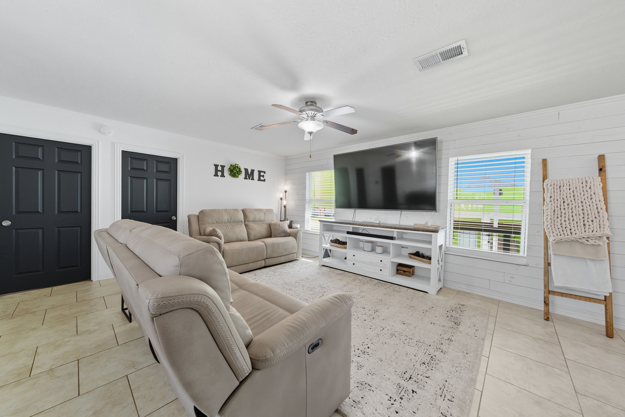 439 Pompano Street, Bayou Vista, TX 77563