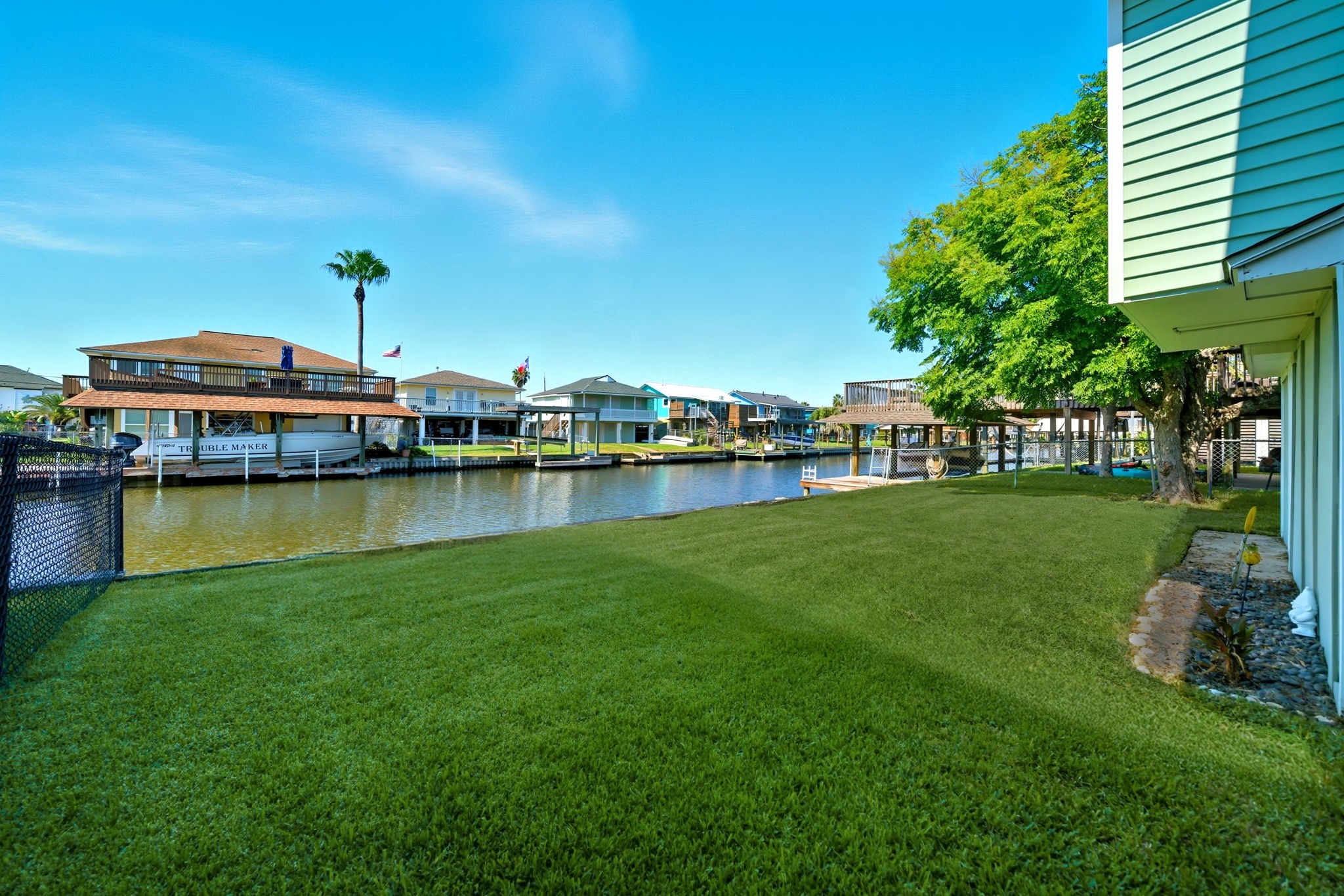 439 Pompano Street, Bayou Vista, TX 77563
