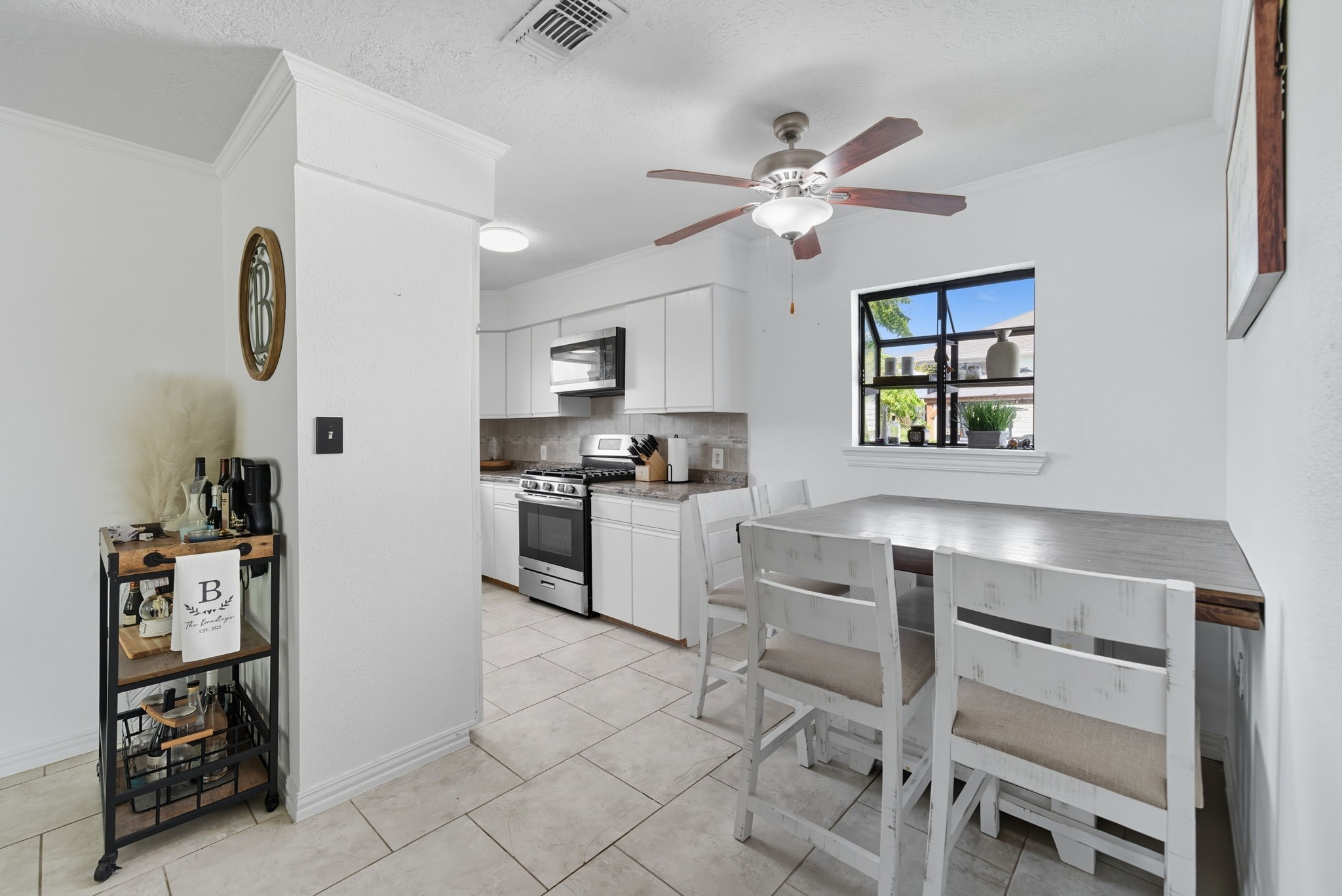 439 Pompano Street, Bayou Vista, TX 77563