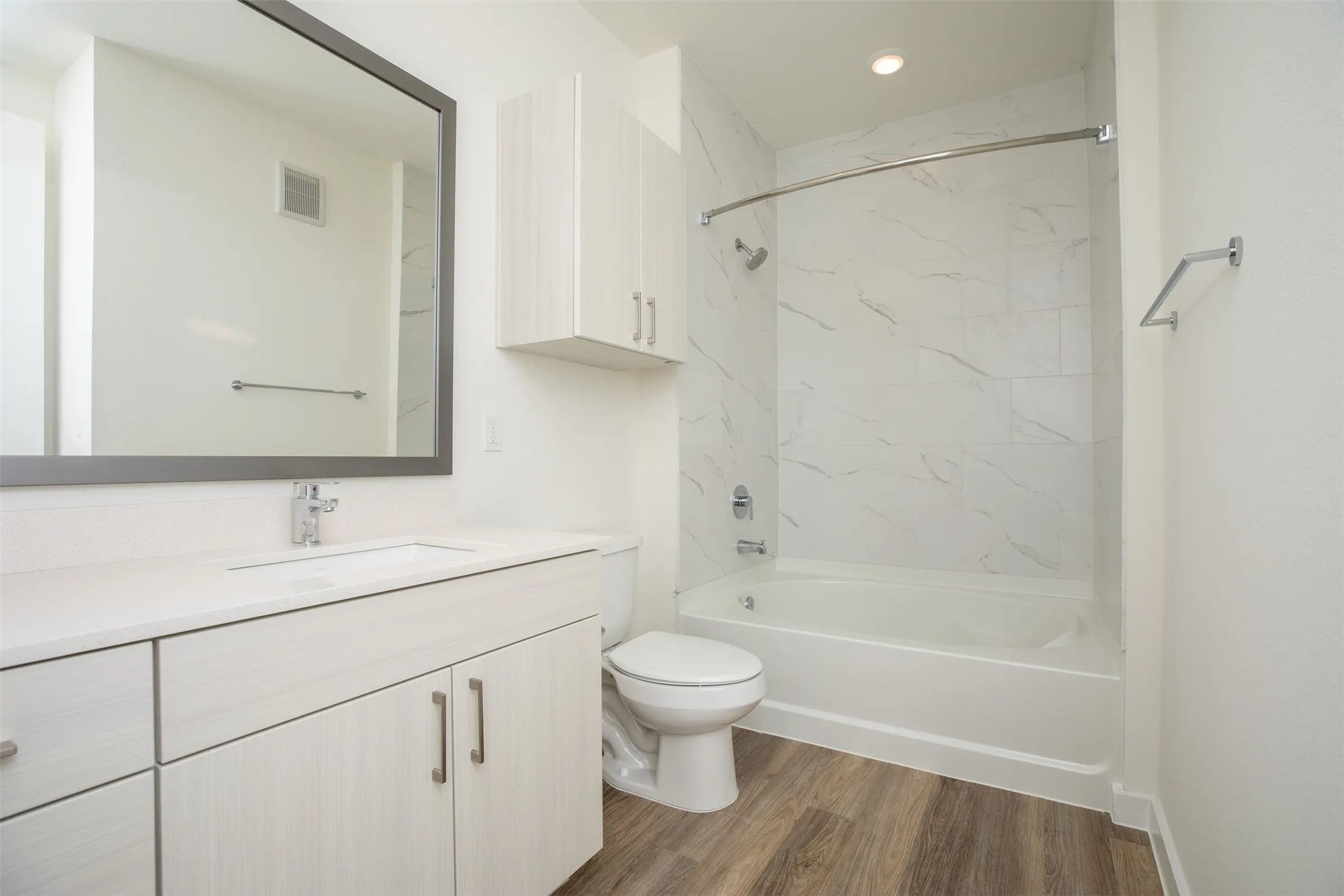 1690 North Loop, #359, Houston, TX 77009