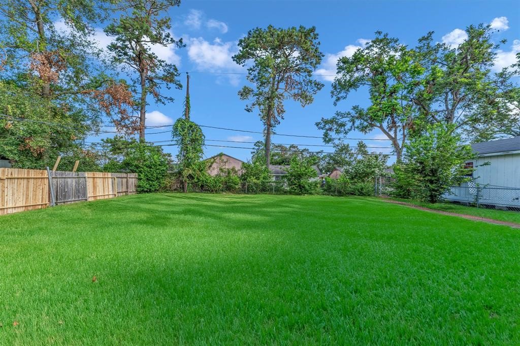7621 Parker Road, Houston, TX 77016