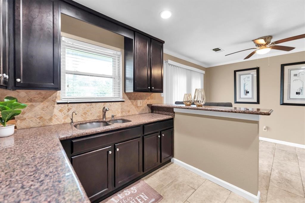 7621 Parker Road, Houston, TX 77016