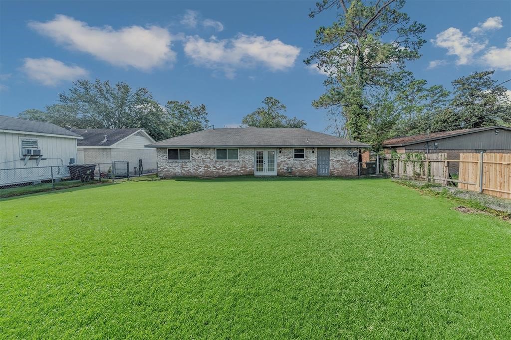 7621 Parker Road, Houston, TX 77016