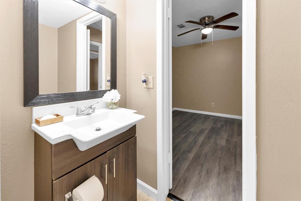 7621 Parker Road, Houston, TX 77016
