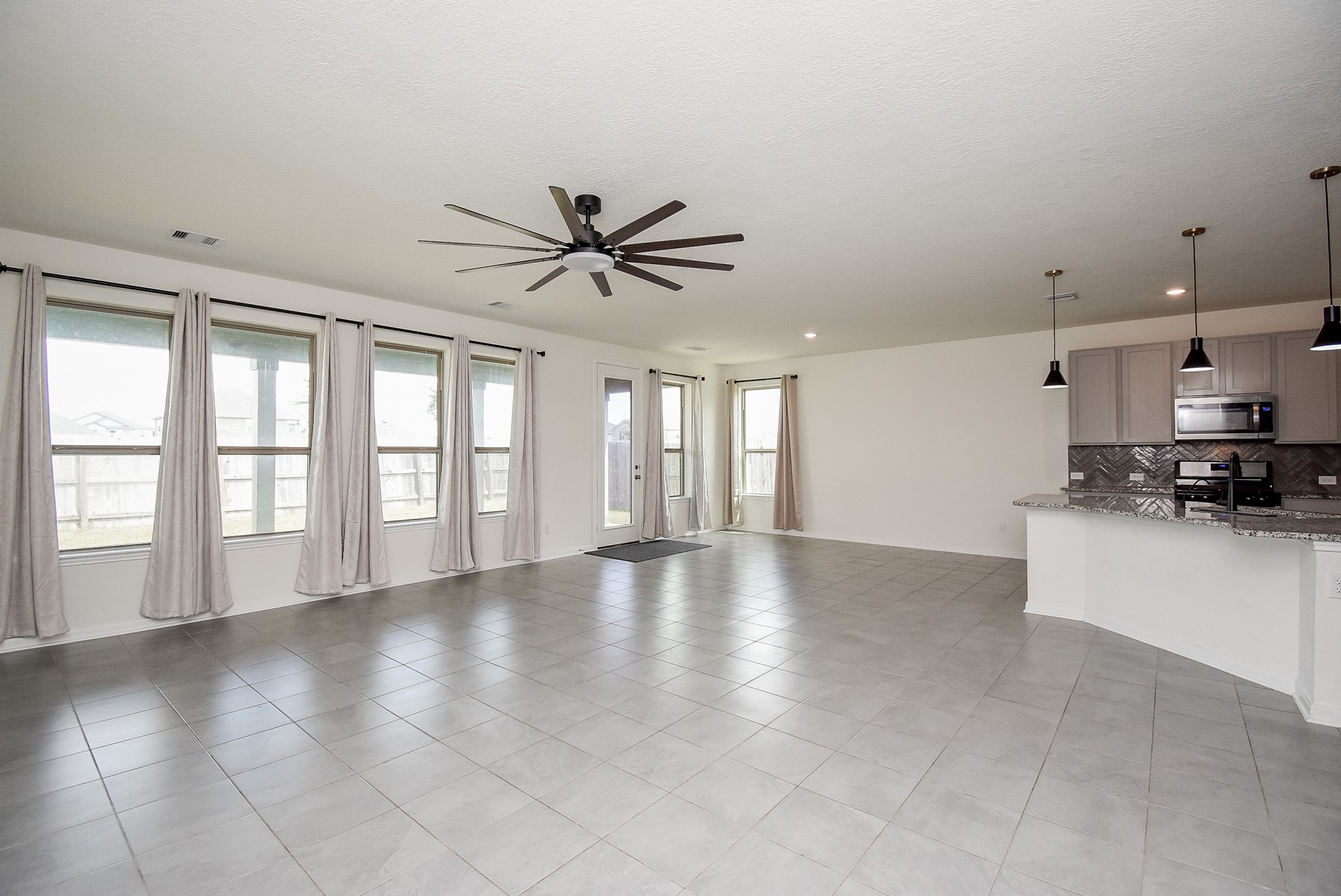 1003 Haven Hill Ln, La Marque, TX 77568