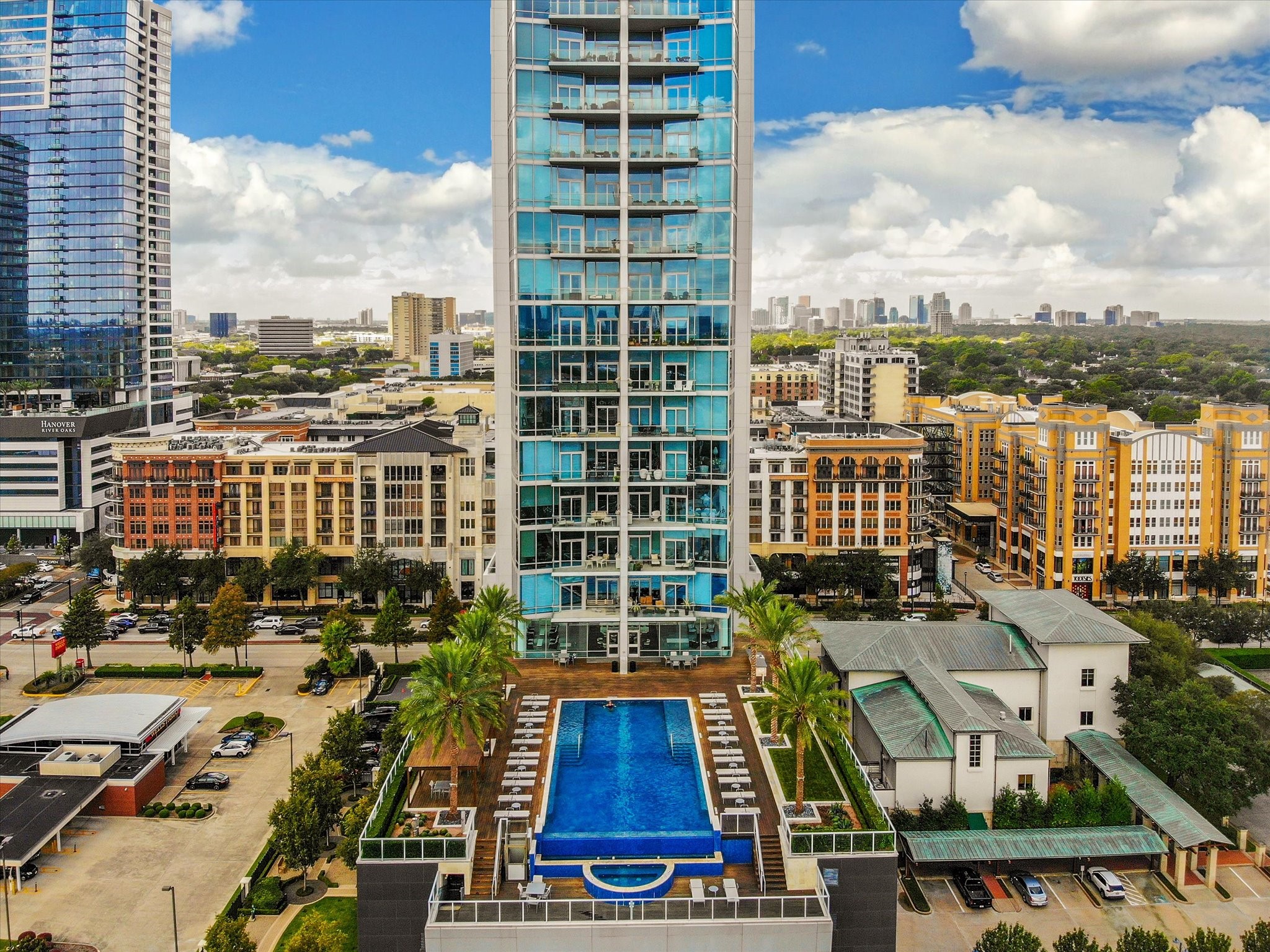 Designed by Ziegler Cooper Architects and developed by Michael Atlas, 2727 Kirby cuts the Houston skyline with a distinct contemporary design. The luxury residential condo opened in 2009, standing at 400 feet and featuring 30 stories with 78 units.