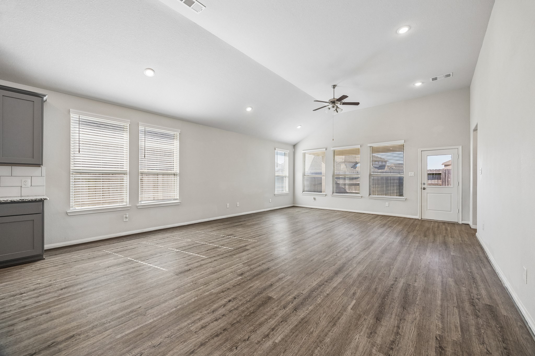 1625 Darwin Cedar Drive, Iowa Colony, TX 77583 1625 Darwin Cedar Drive, Iowa Colony, TX 77583