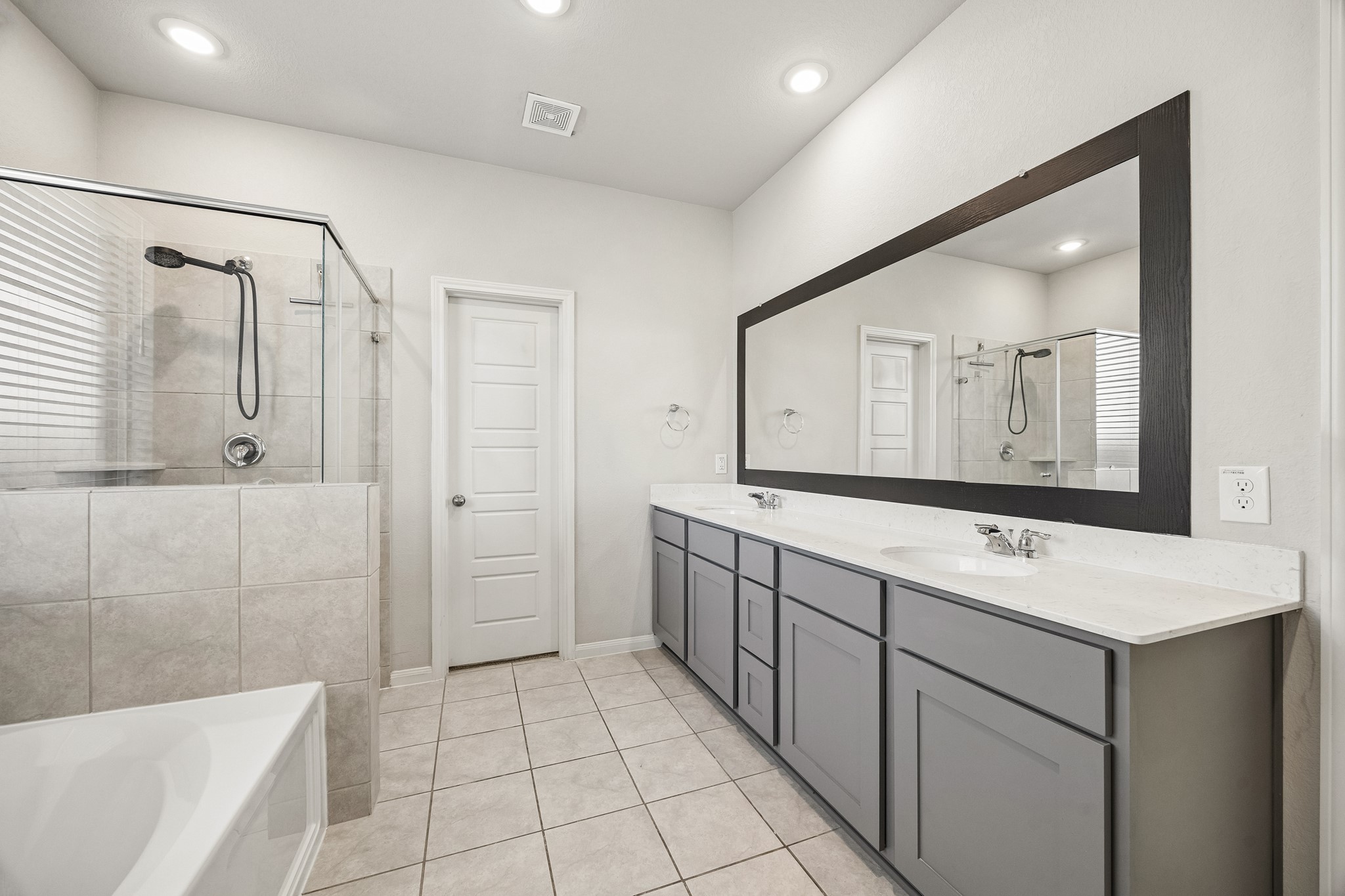 1625 Darwin Cedar Drive, Iowa Colony, TX 77583
