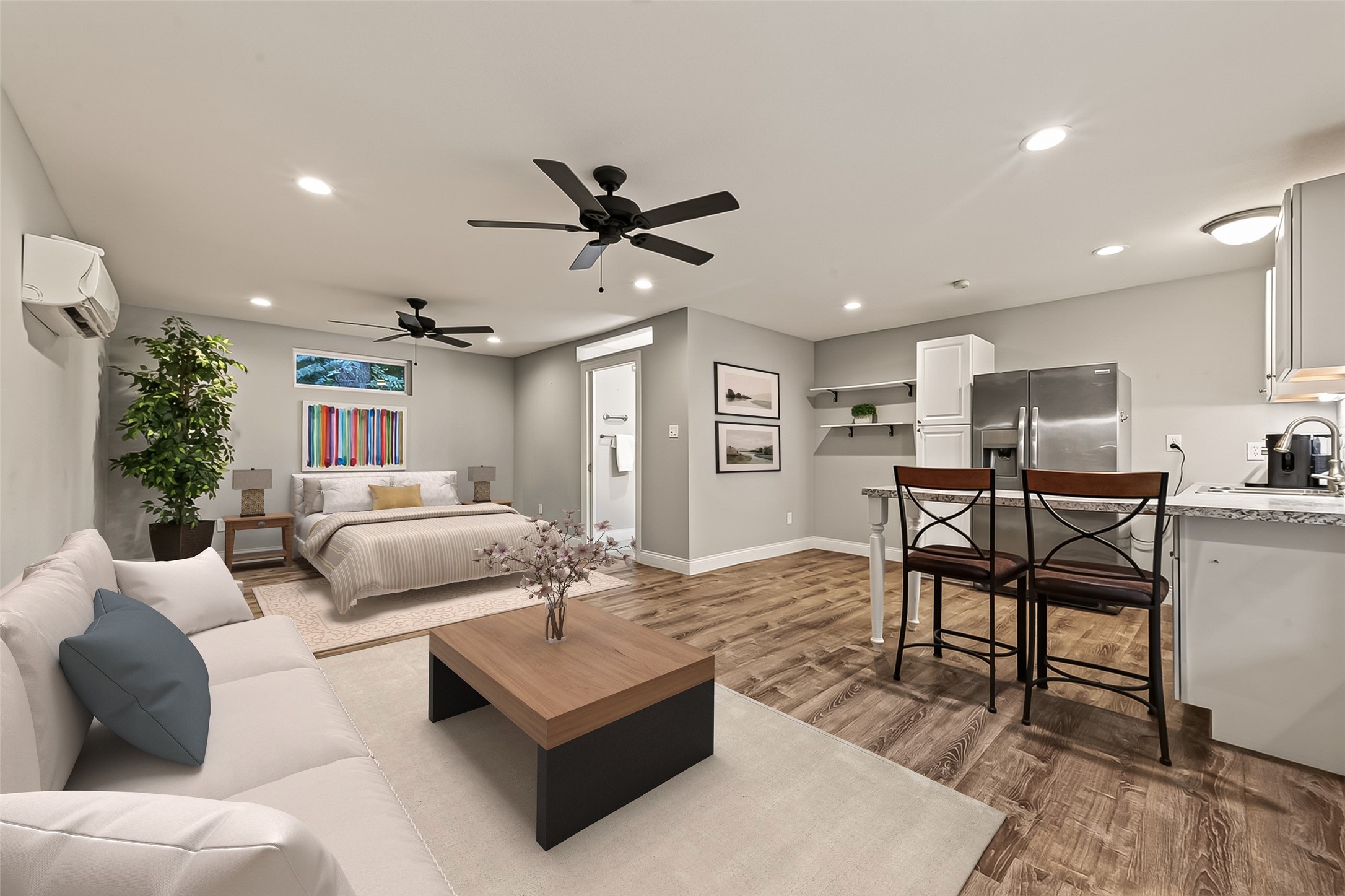 The Guest Qtrs provides an extra 650 living space that is separate from the main house. The Guest Qtrs provides an extra 650 living space that is separate from the main house.