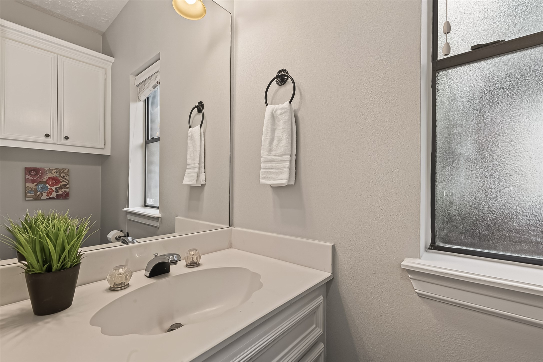 1/2 Bathroom