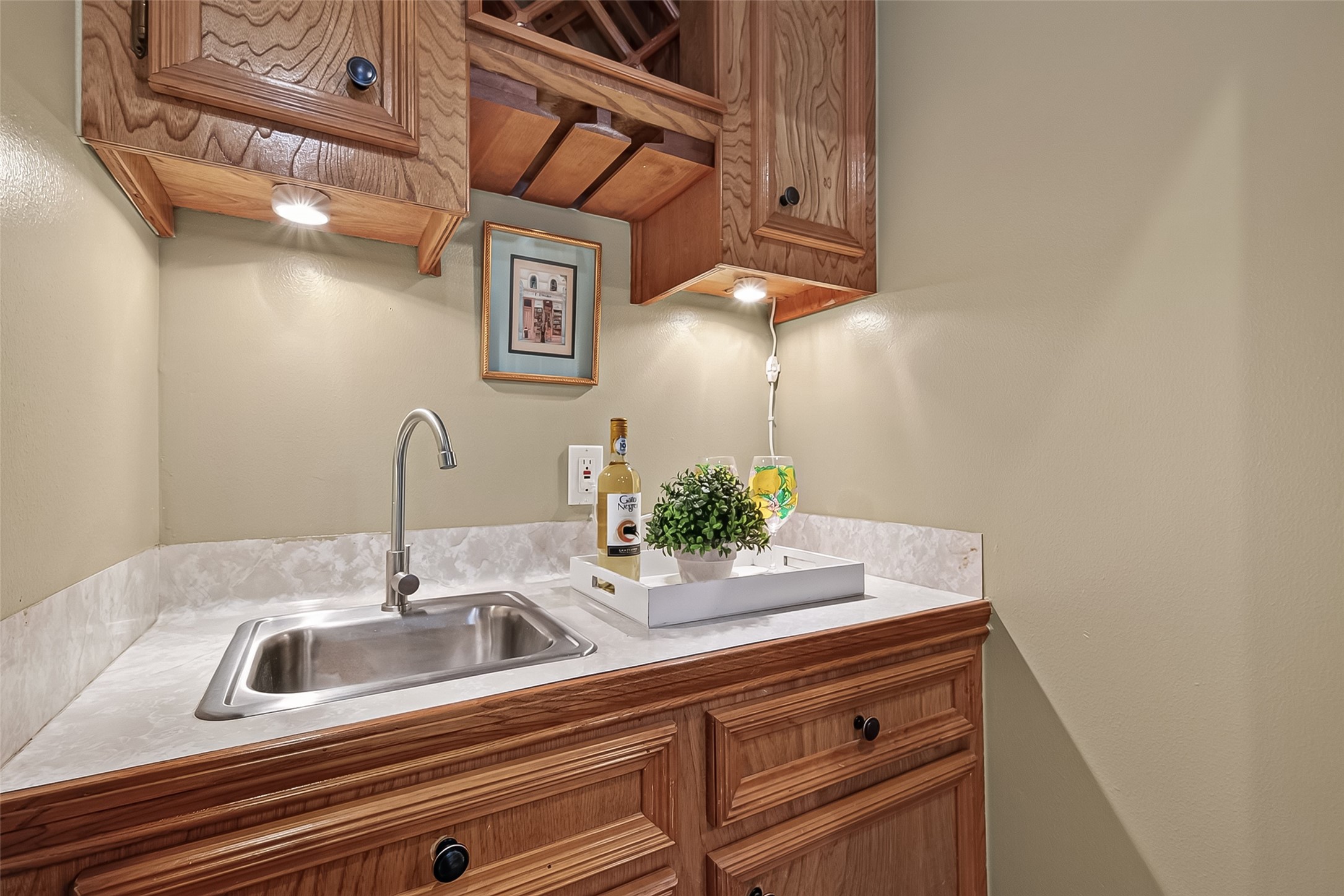 Wet bar located in the family Room