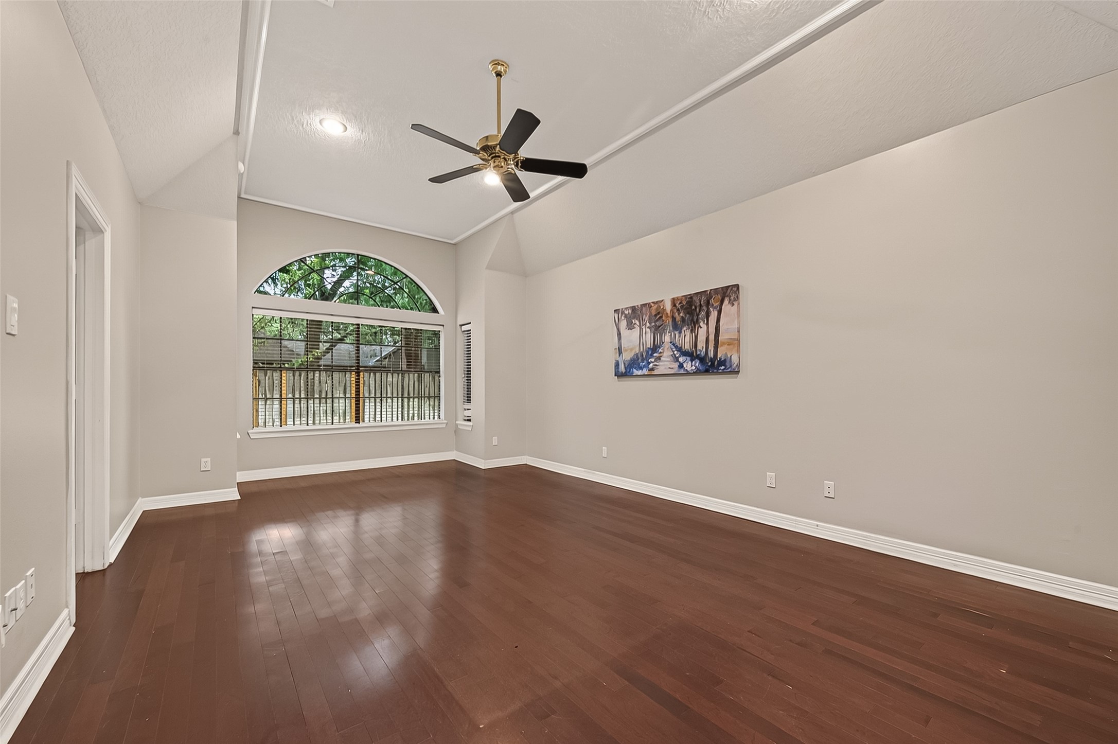 Huge Primary Bedroom with high ceilings!