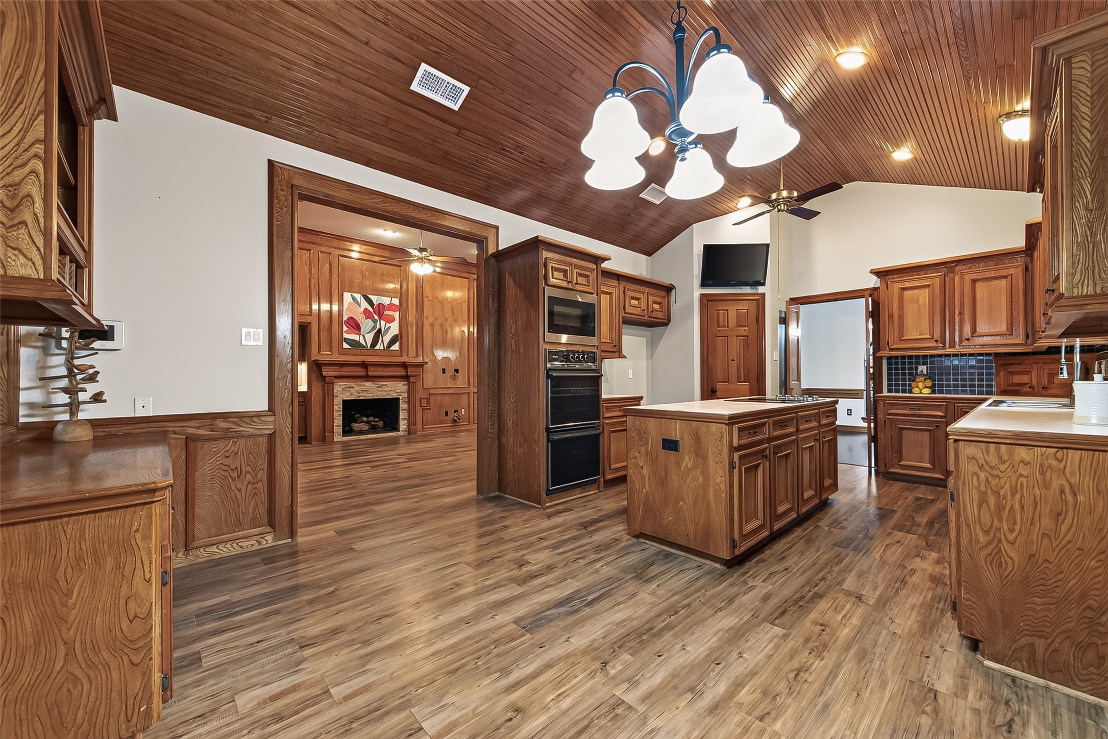 Large Island Kitchen with high ceilings!