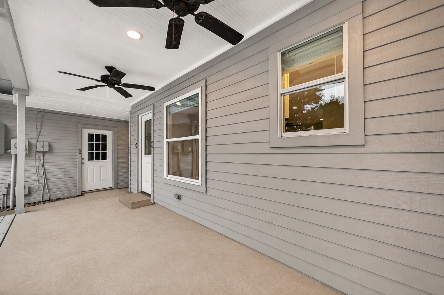 Large Covered front porch to the guest quarters - facing the pool!