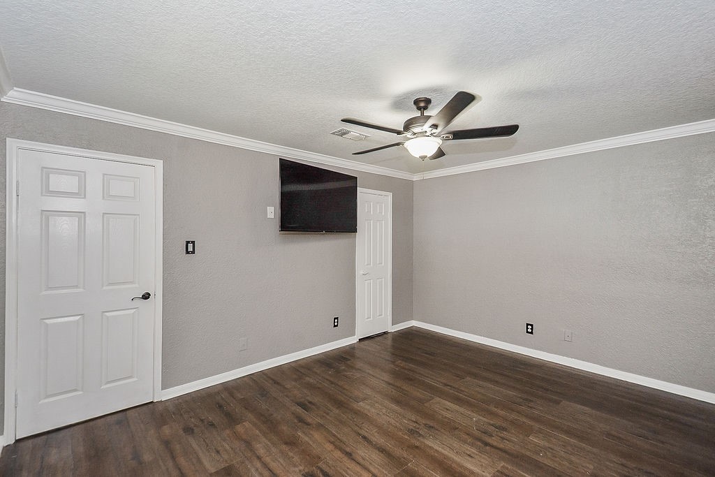 3838 Hansen Drive, Dickinson, TX 77539