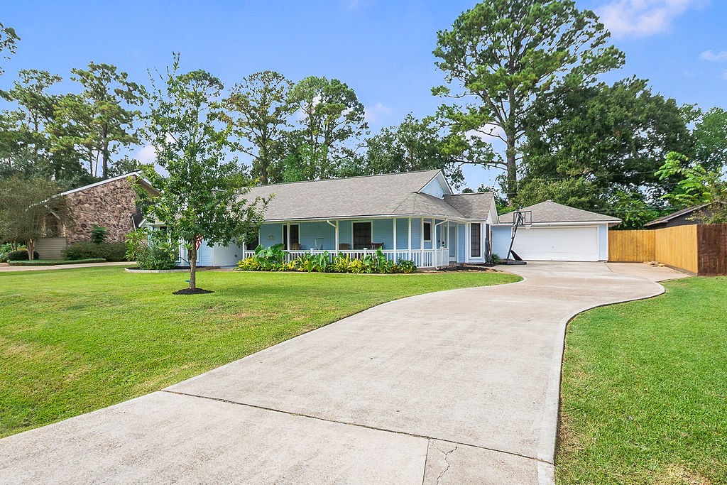 3838 Hansen Drive, Dickinson, TX 77539