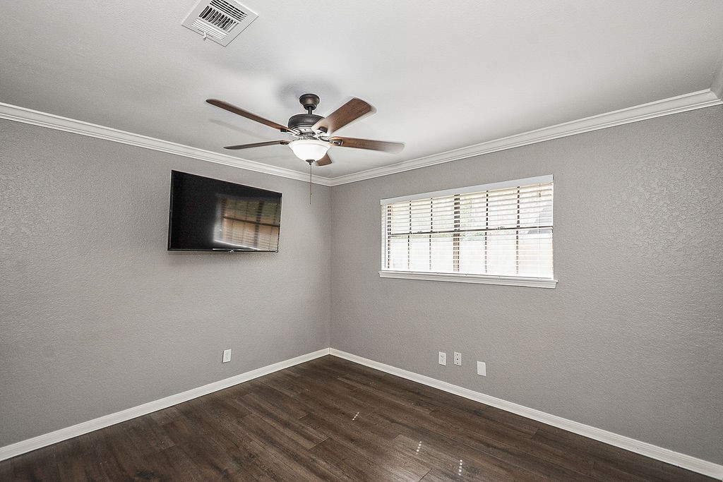 3838 Hansen Drive, Dickinson, TX 77539