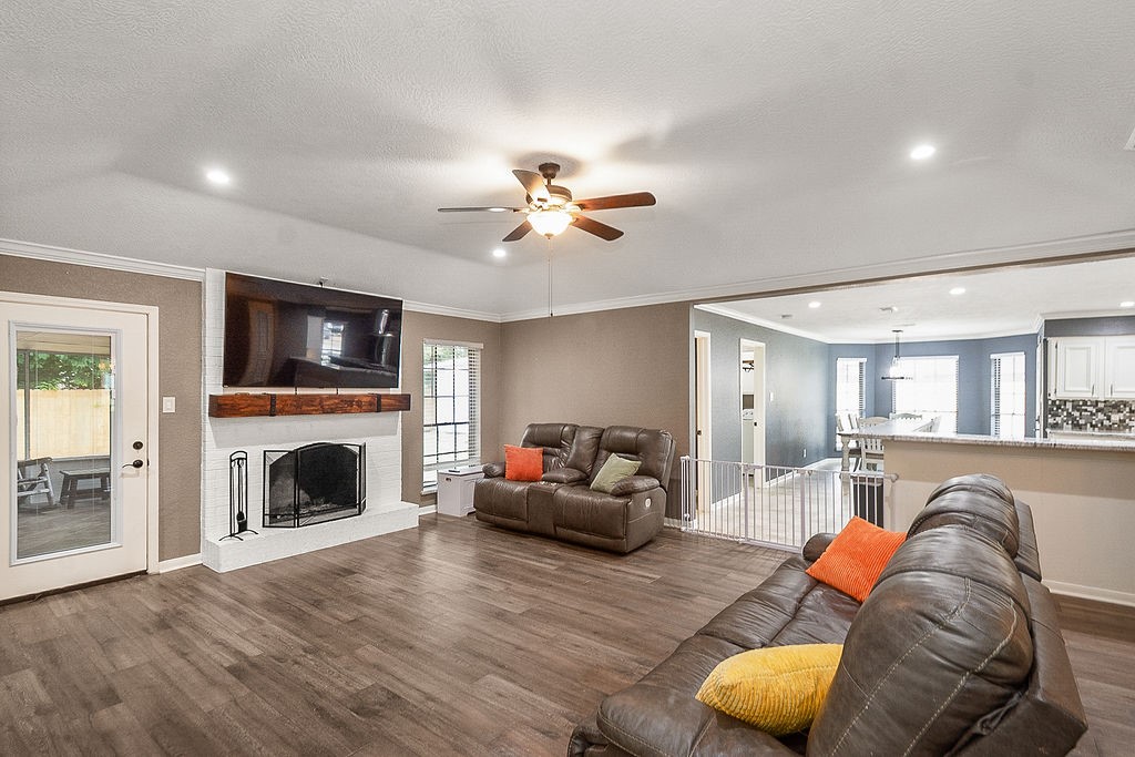 3838 Hansen Drive, Dickinson, TX 77539 3838 Hansen Drive, Dickinson, TX 77539