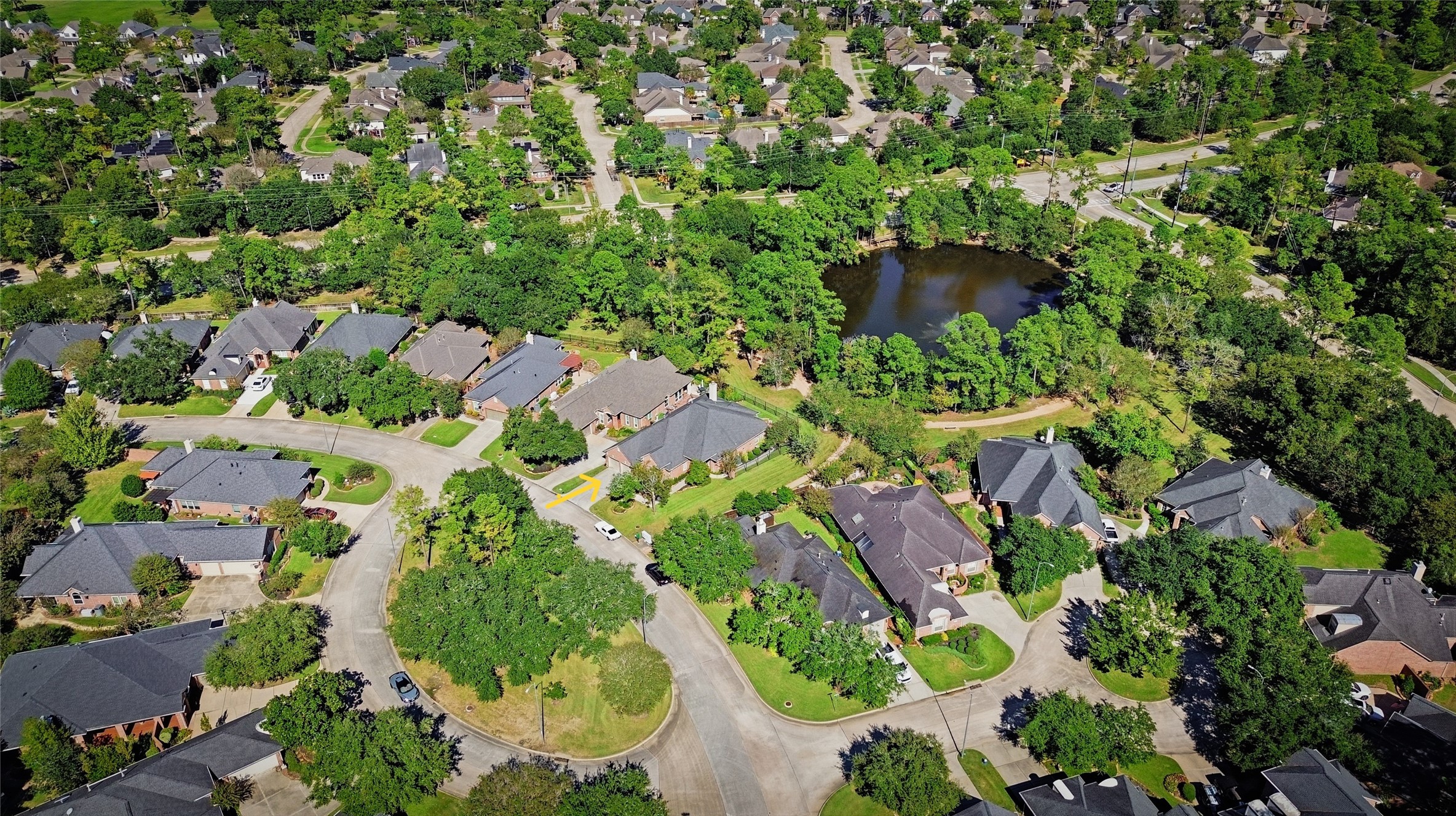 The yellow arrow points out the house.