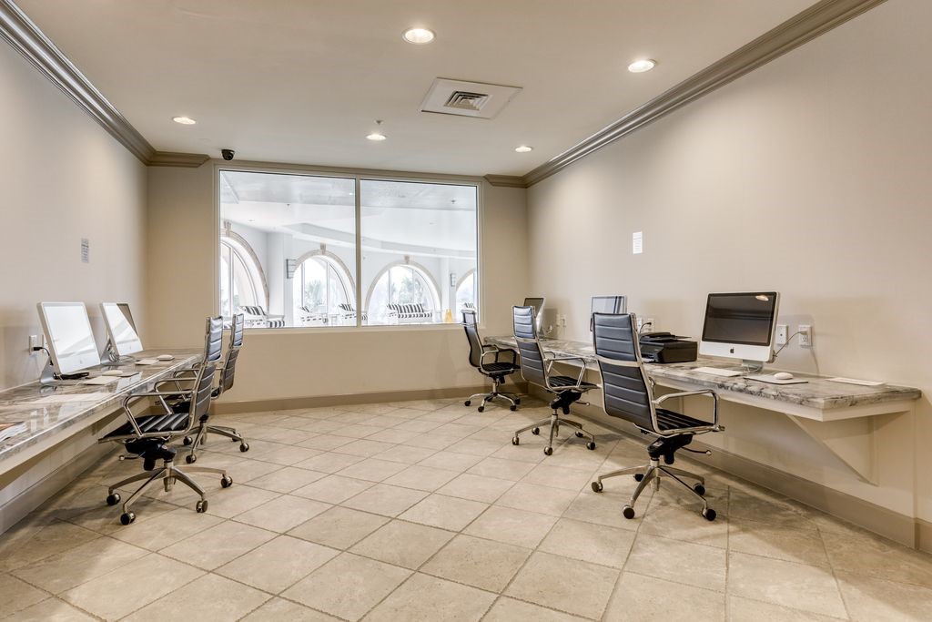 Diamond Beach business center