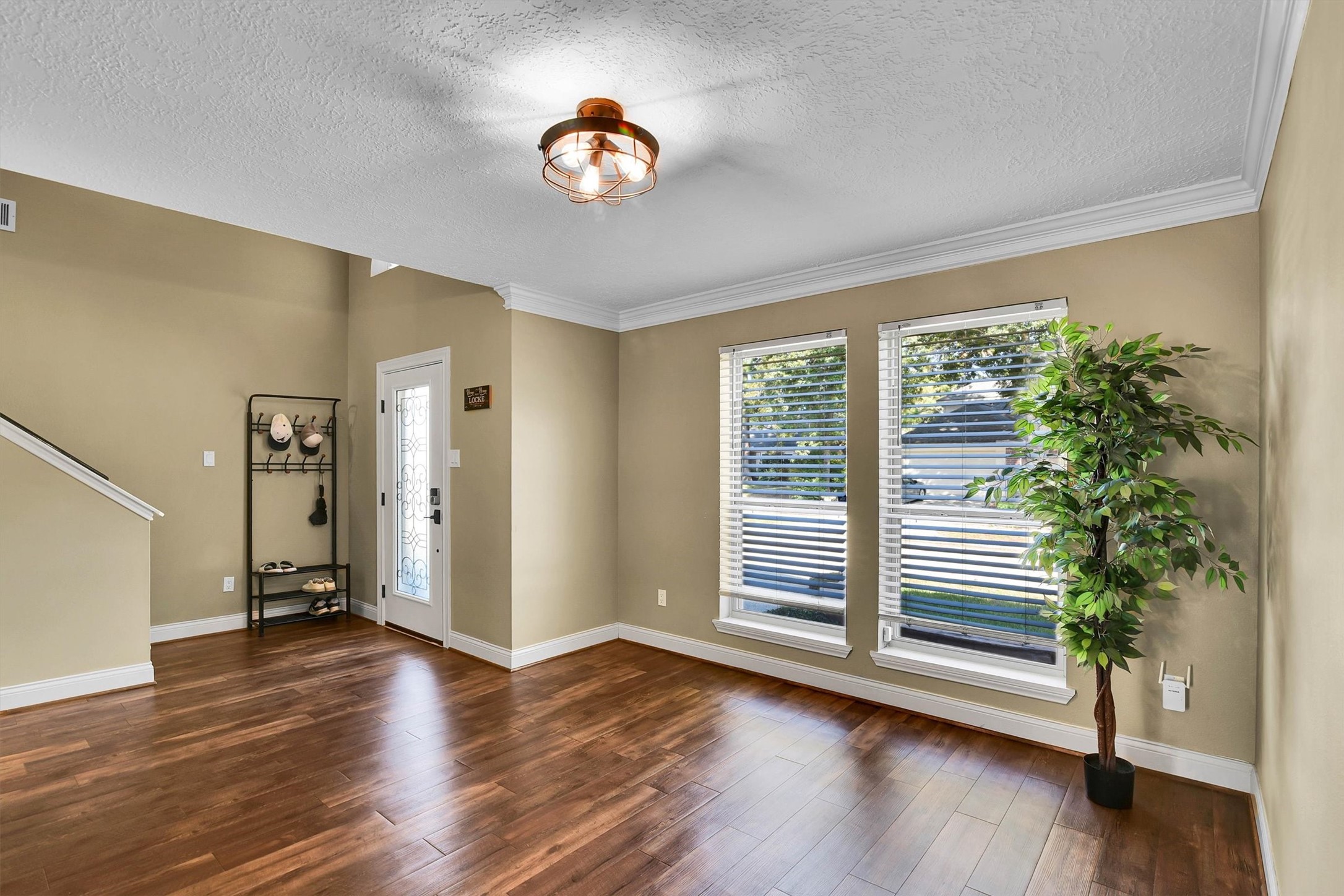 Dining room area with beautiful updated flooring.