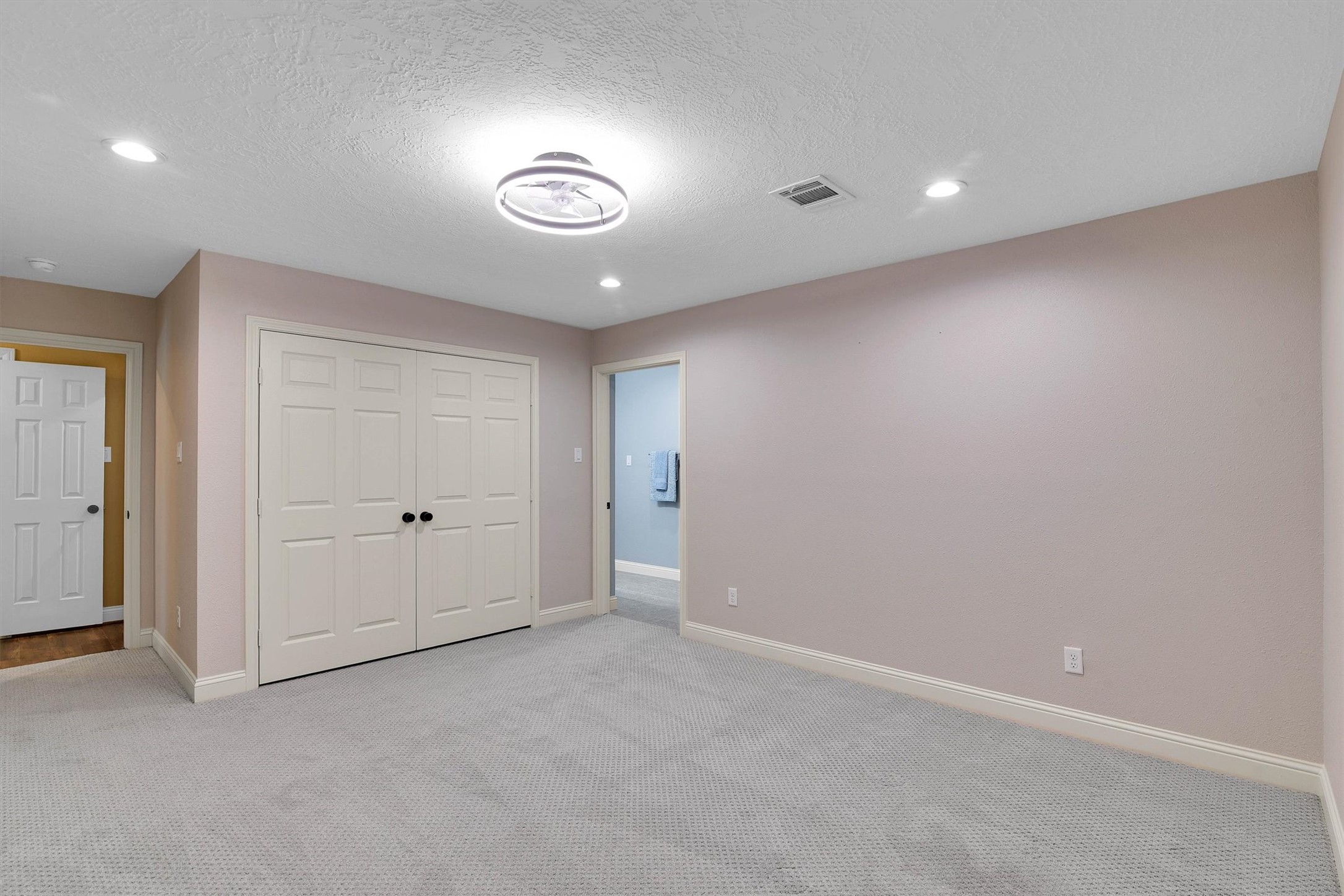 Bonus/flex room with full bath.