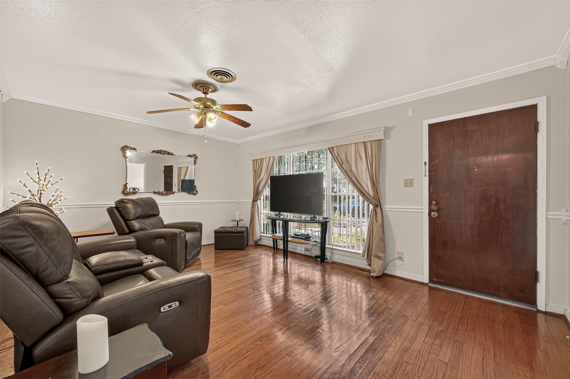 Living room with Picture Window on the front of the house.
