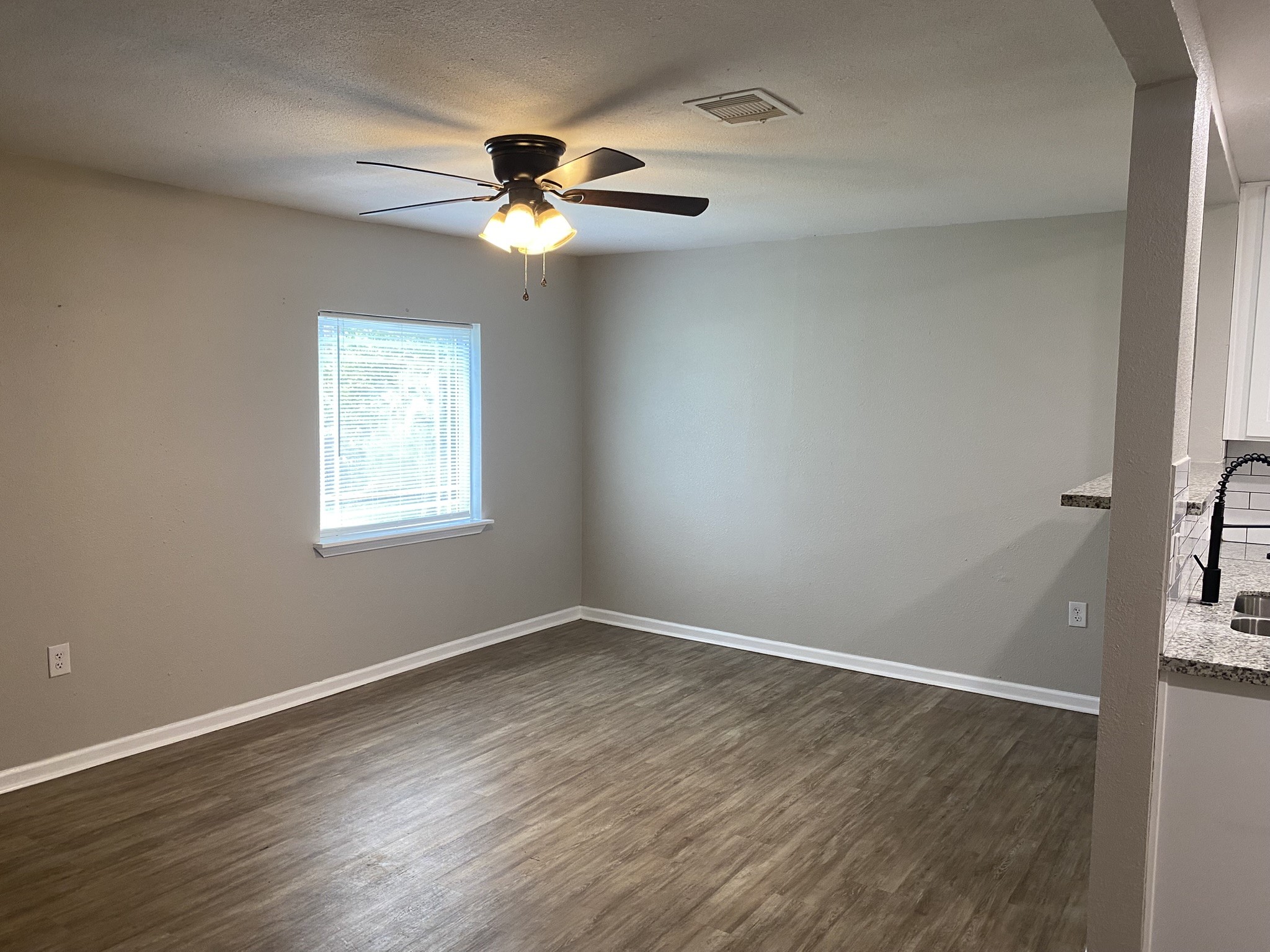 2016 Magnolia Drive, La Marque, TX 77568