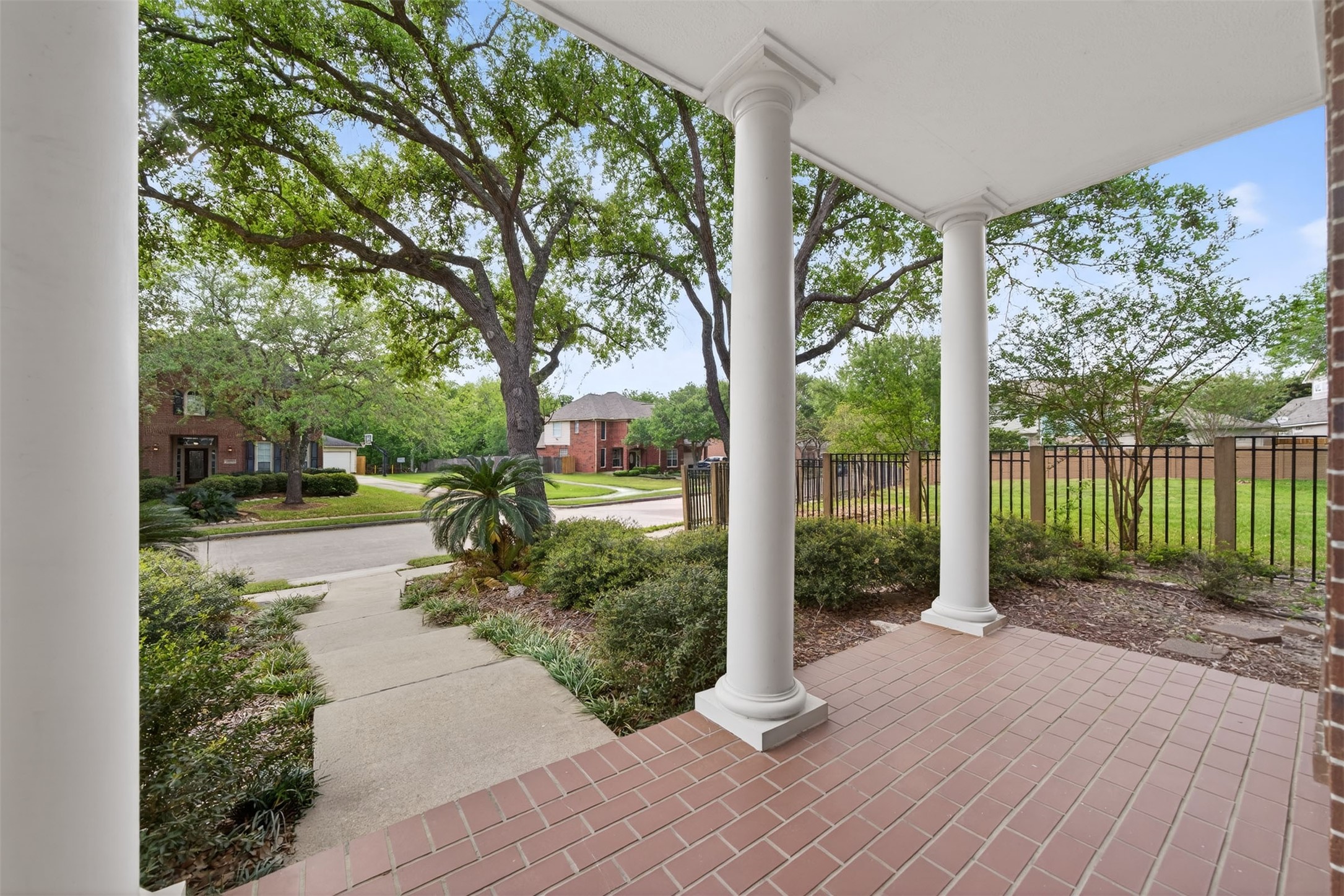 4319 Oak Forest Drive, Missouri City, TX 77459