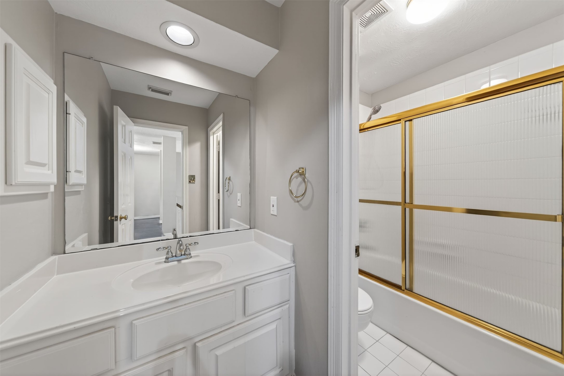 Secondary bathroom