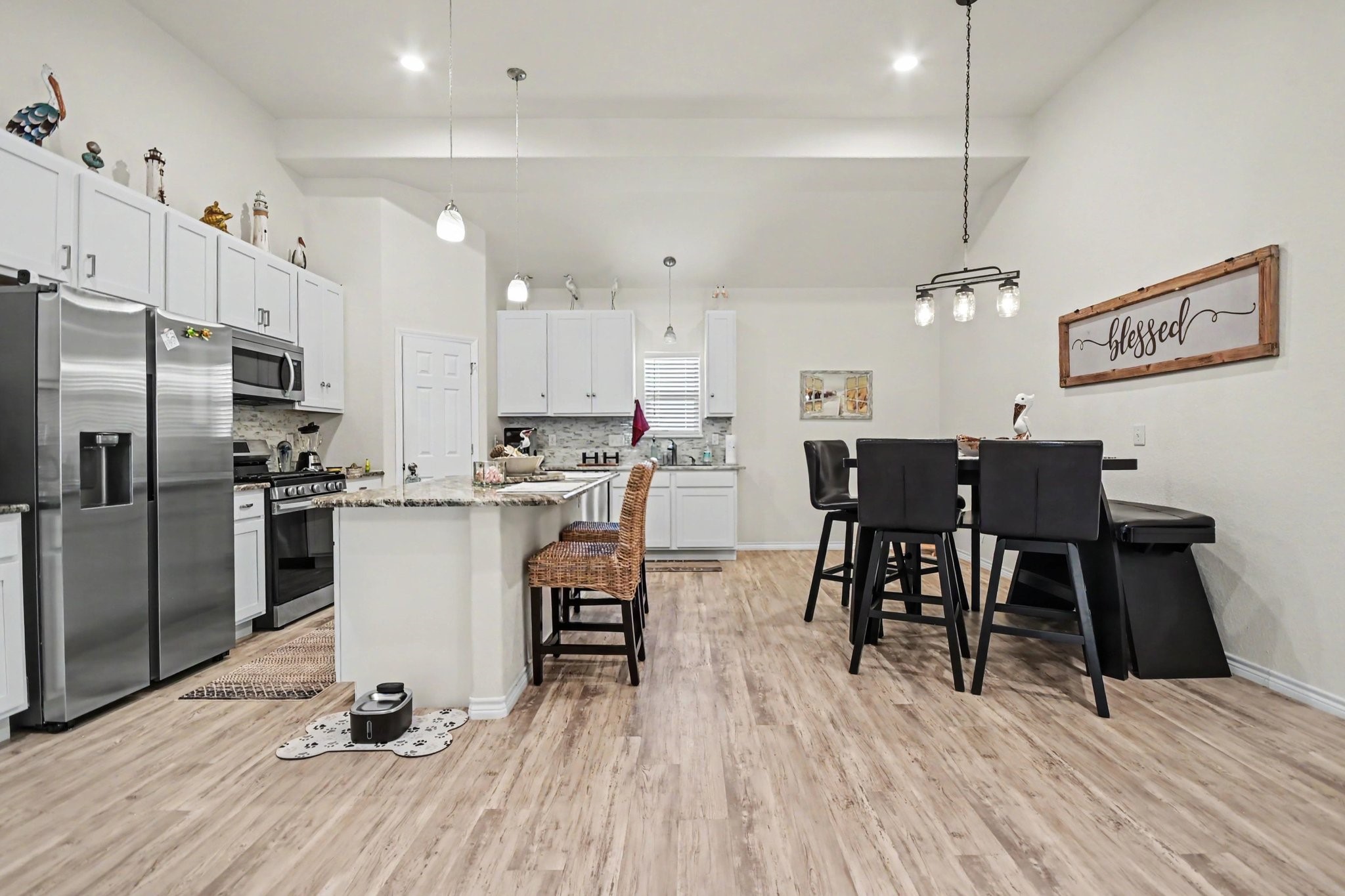 64 Borondo Pines, La Marque, TX 77568
