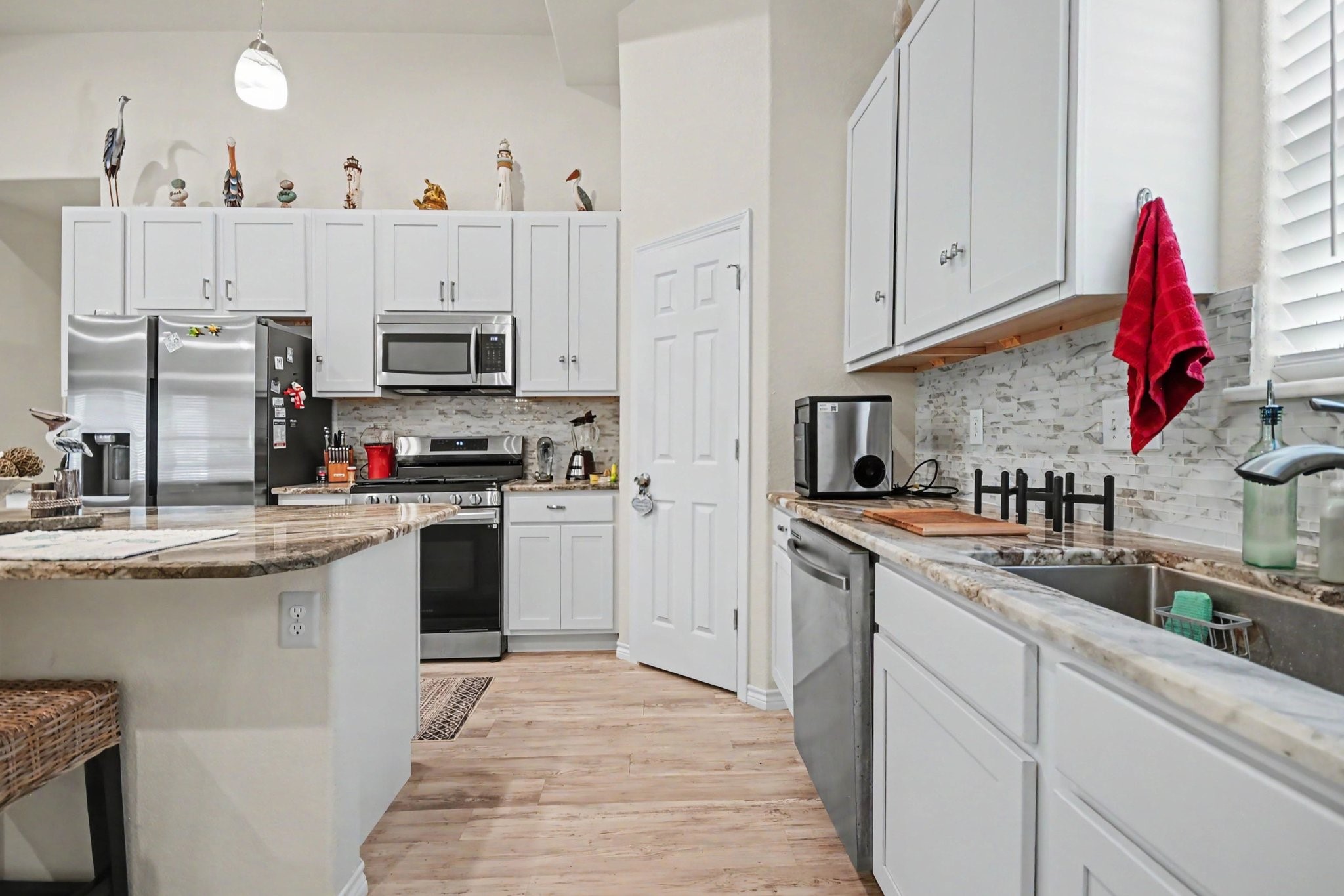 64 Borondo Pines, La Marque, TX 77568