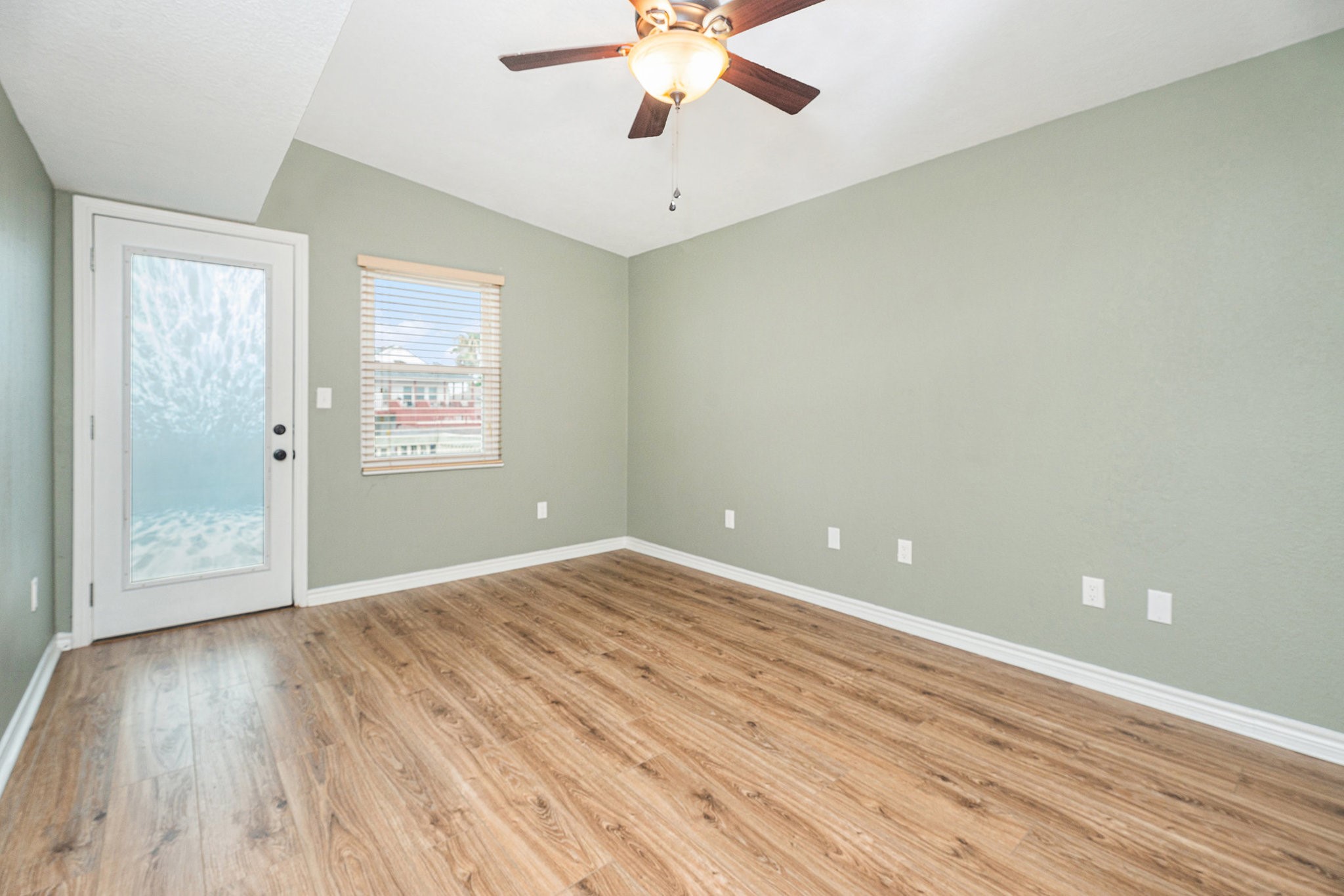 2nd Primary Suite with door to private deck